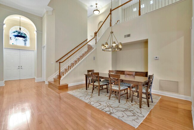 Building Photo - 703 Voyager Ln