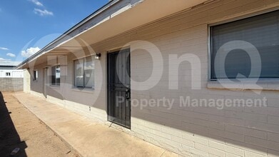 Building Photo - 132 E Ingram St