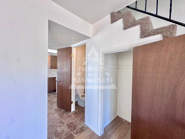 Foto del edificio - 5571 S 2800 W