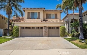 Building Photo - 823 S Parkglen Pl