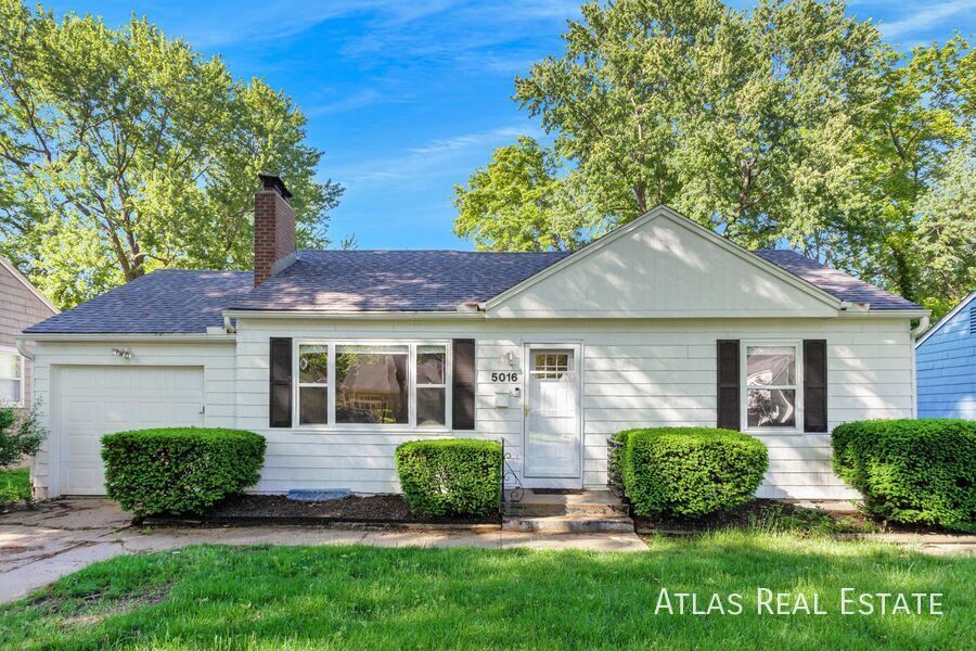 Foto principal - 5016 W 72nd St