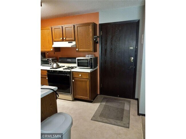 Building Photo - 1601 N Innsbruck Dr