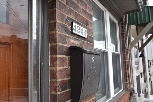 Foto del edificio - 4214 Post St