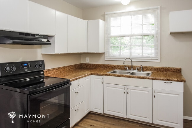 Foto del edificio - 3704 Lakewood Dr NW