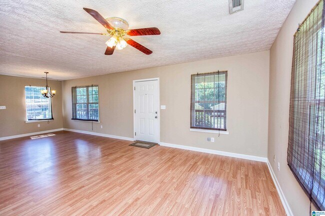 Foto del edificio - 2307 3rd Ave S