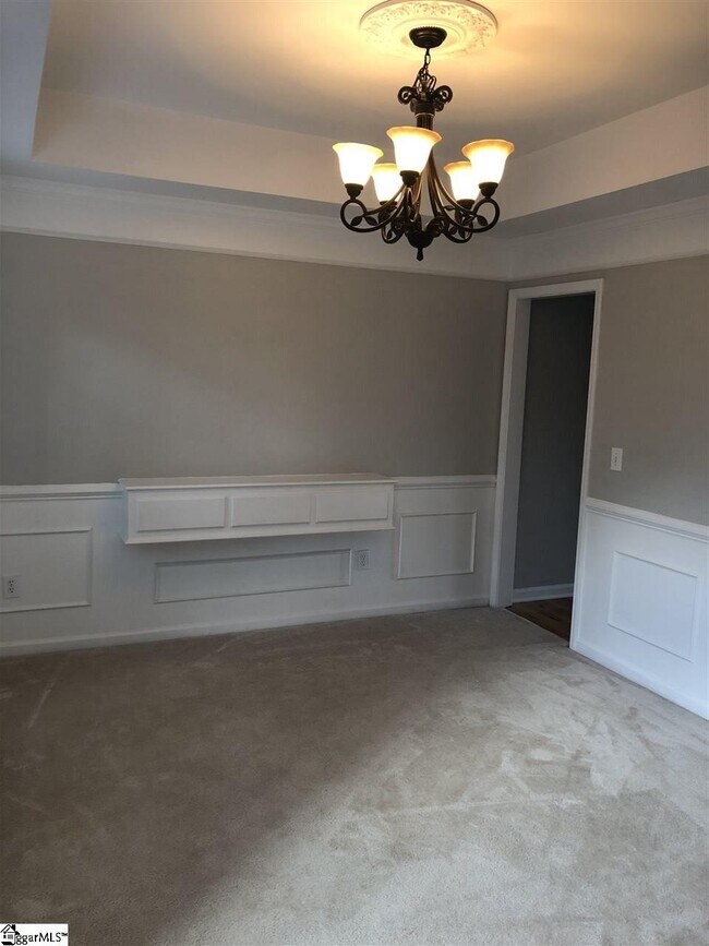 Building Photo - 4 Birchleaf Ln