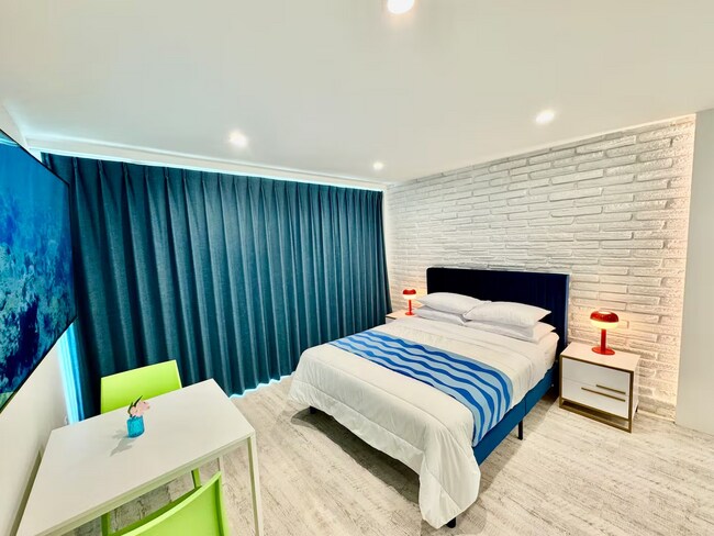 Foto del edificio - Stunning Ocean Front Location