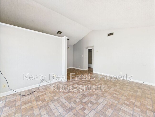 Foto del edificio - 513 Fox Run Ave