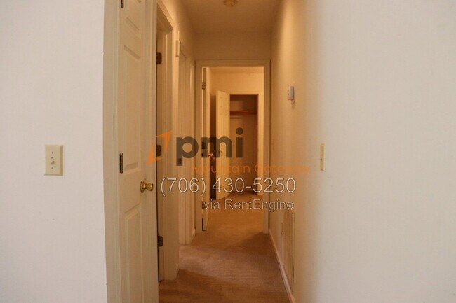 Foto del edificio - 48 Primrose Dr