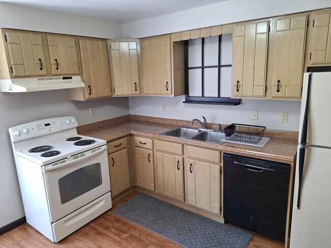 Kitchen - 220 Central Ave