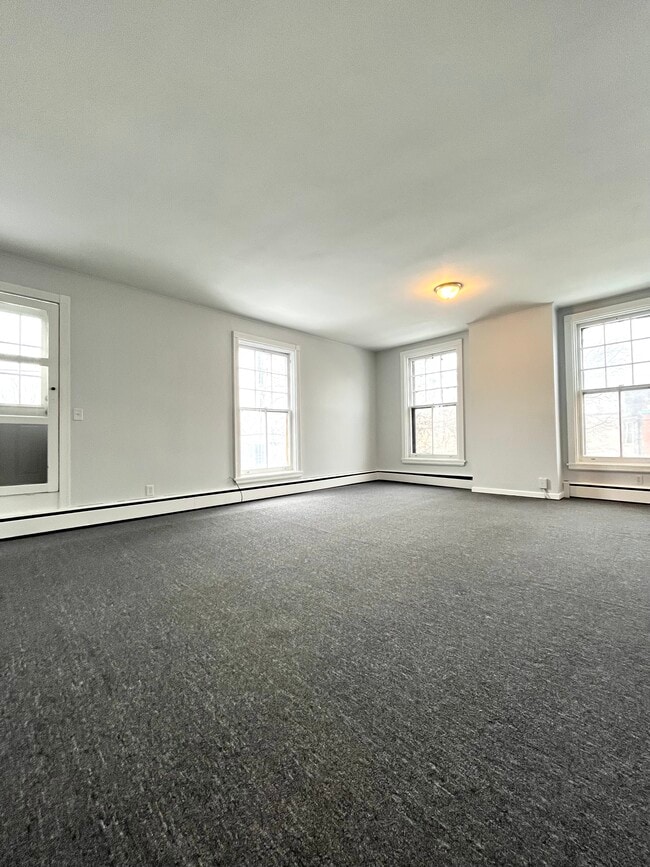 Building Photo - 104 Linwood Ave