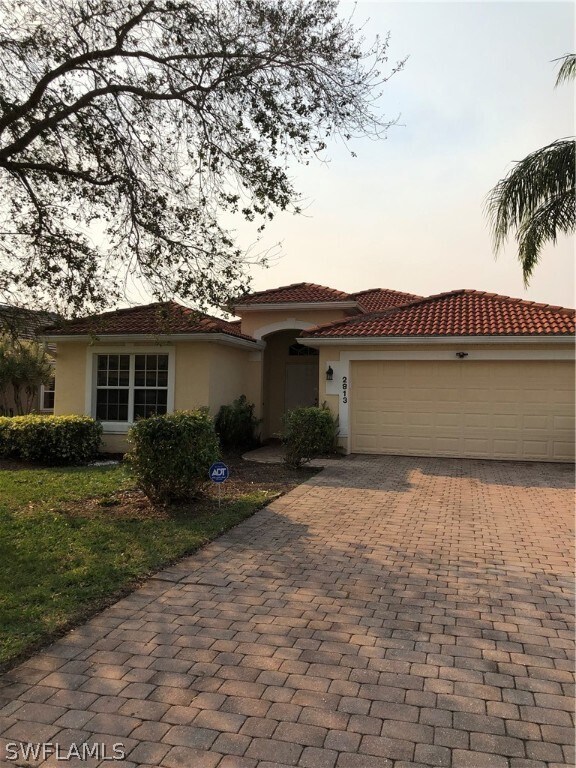 Primary Photo - 2813 Amberwood Ln