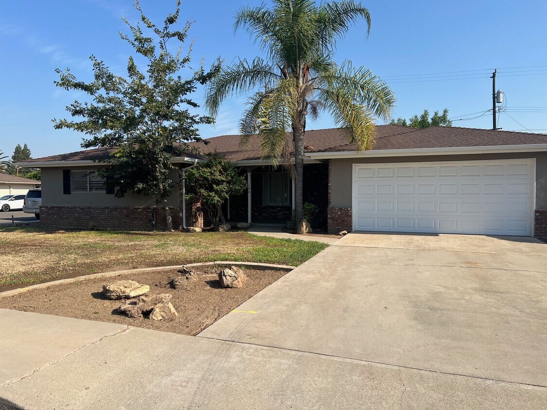 Building Photo - Cute Family Home