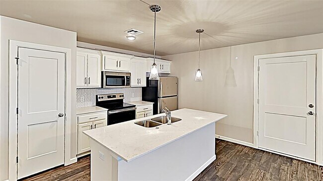 Building Photo - 5015 Avion Ct