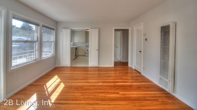 Building Photo - 1720 San Carlos Ave