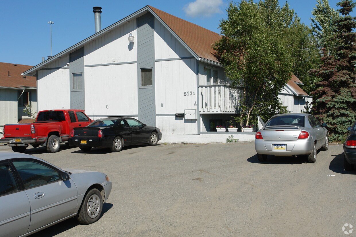 Building Photo - 8101-8131 Briarwood St