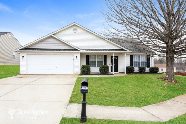 Building Photo - 200 Crescent Creek Ct