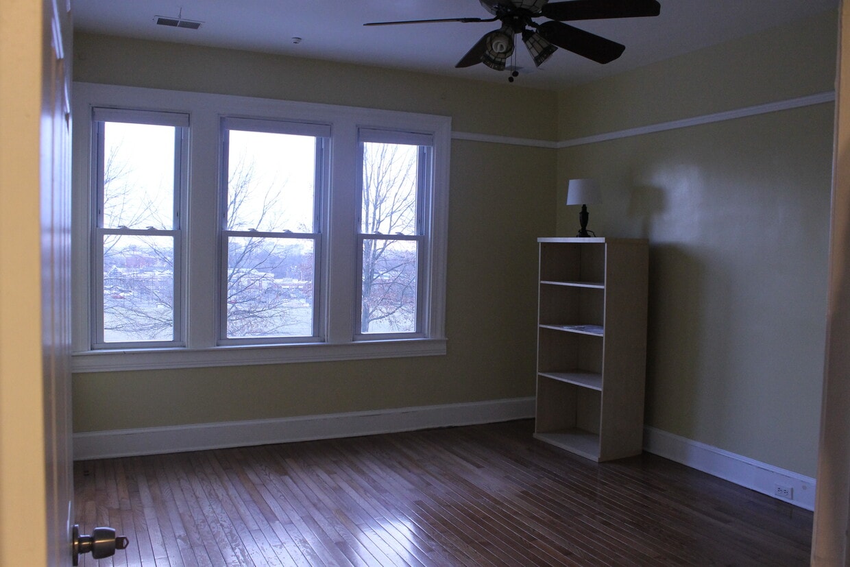 Foto principal - 1012 E 36th St