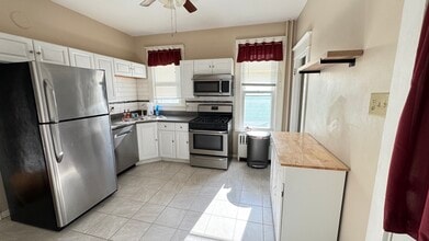 Building Photo - 15 W Erie St