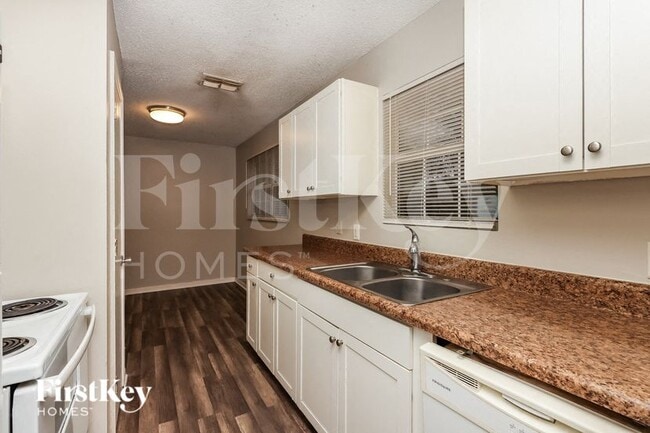 Foto del edificio - 830 Burland St