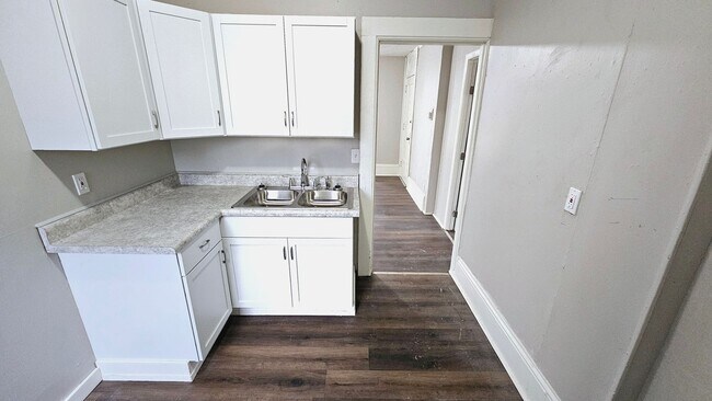 Foto del edificio - 258 W 3rd St