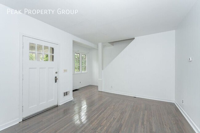 Building Photo - Welcome to 639 Probasco! Available Fall 2025!