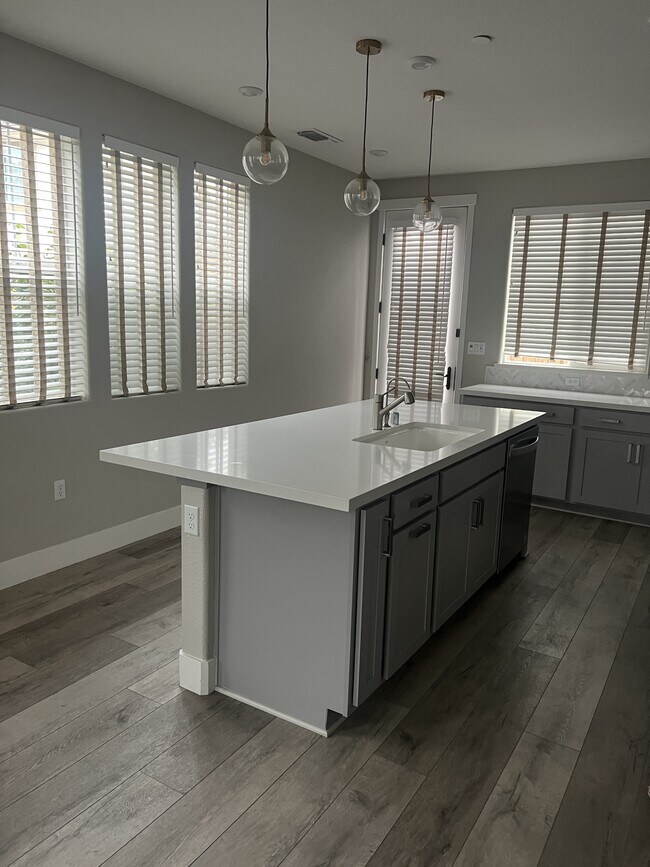 Foto del edificio - 232 Tuso Ranch Rd