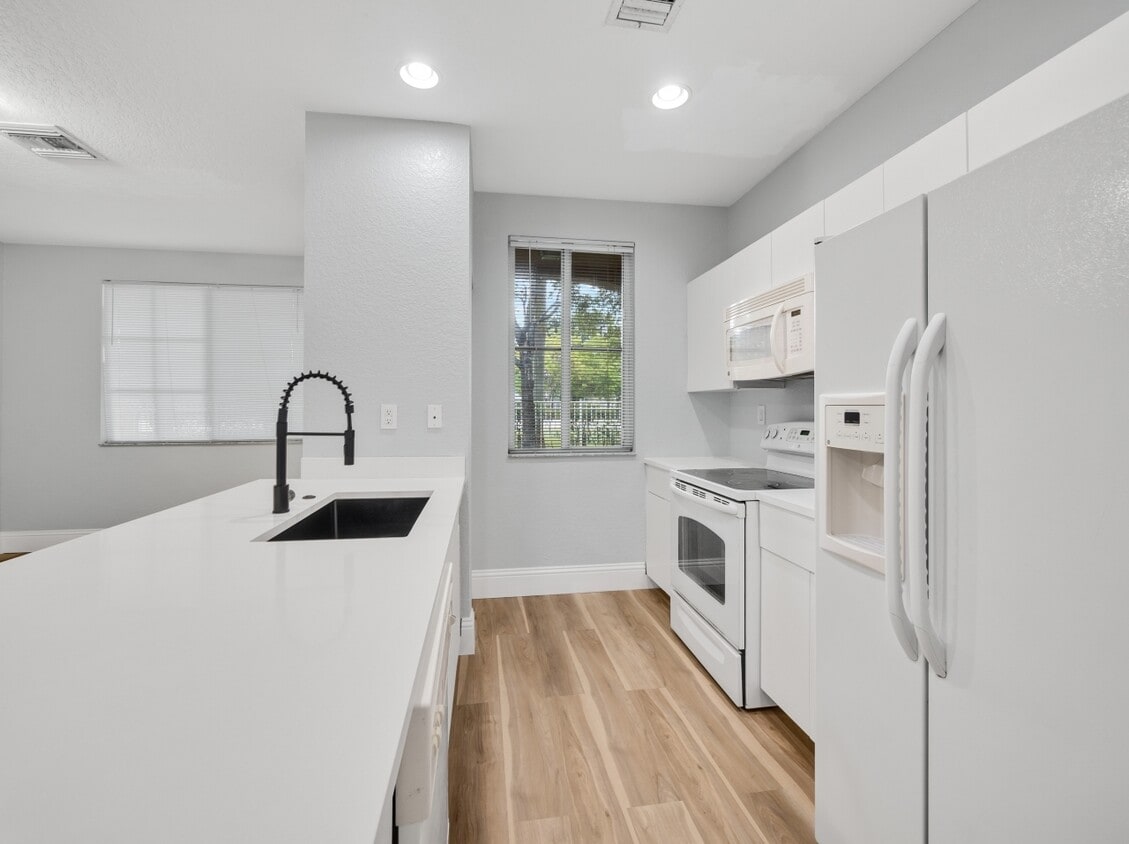 Photo - 1954 SW 60th Ave (North Lauderdale, FL)