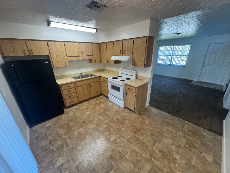 Primary Photo - 21520 Campbell Dr