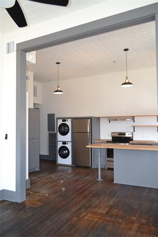 Building Photo - 5 W Houston St