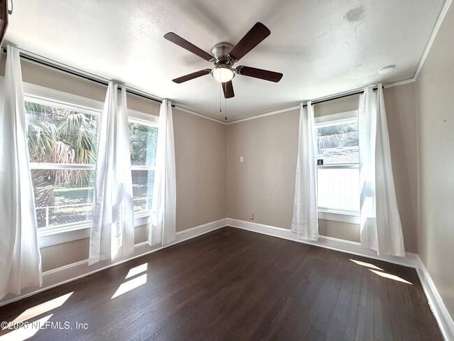 Building Photo - 1407 Belmonte Ave