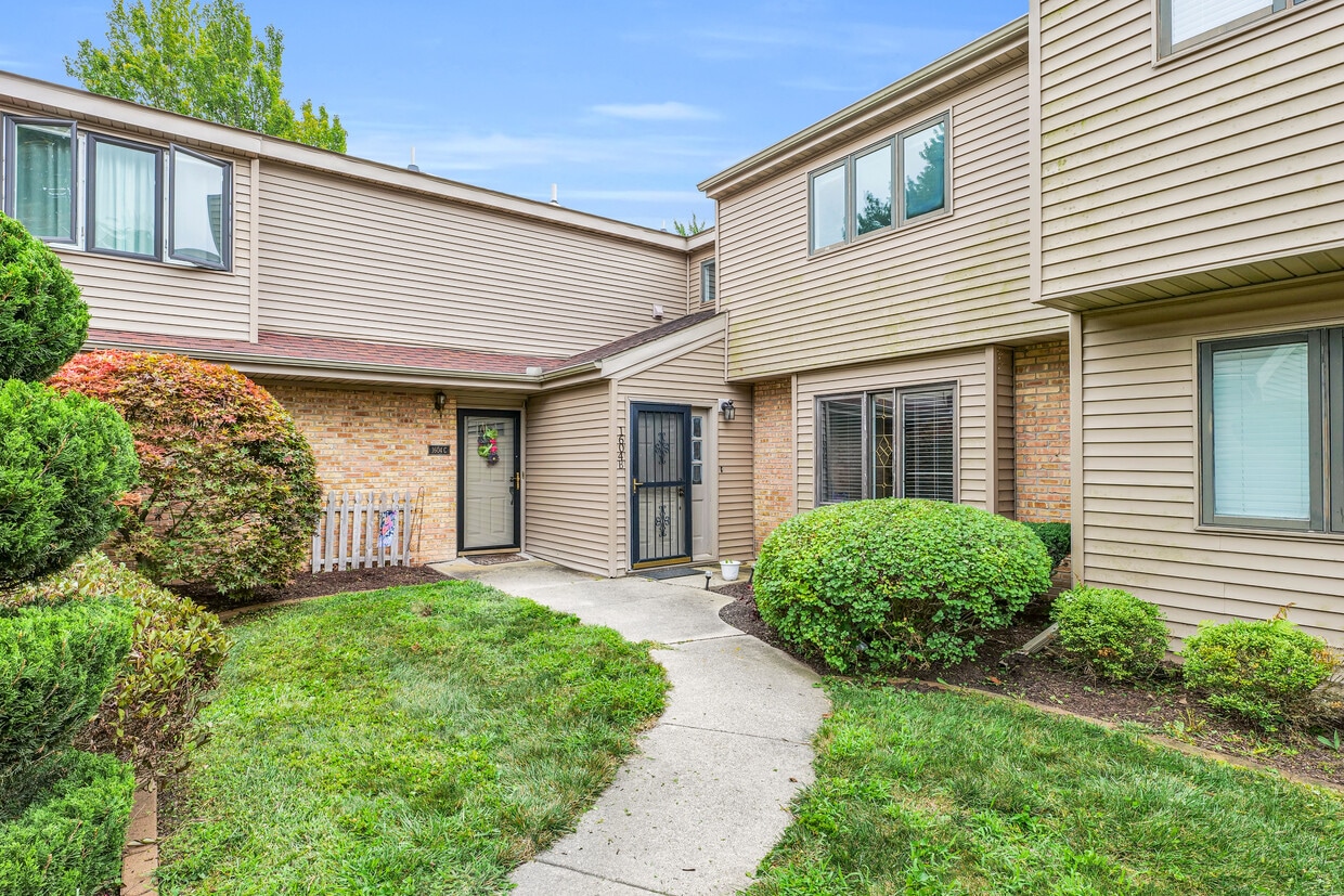 Primary Photo - 1604 Lyndhurst Dr
