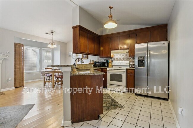 Foto del edificio - 955 Woodcreek Dr
