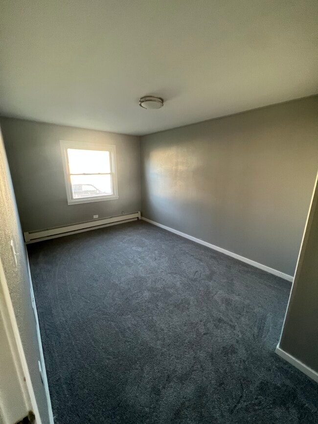 Building Photo - 2 Idlebrook Dr