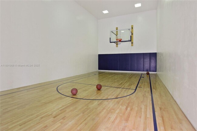 Building Photo - 5555 Collins Ave