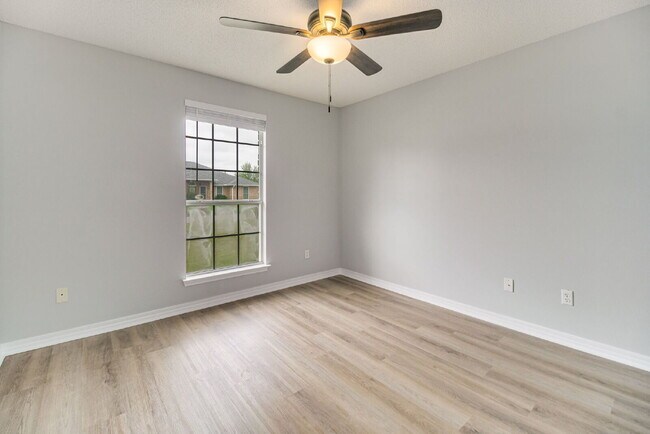 Foto del edificio - Beautiful property in highly desirable Lilian Woods Subdivision!