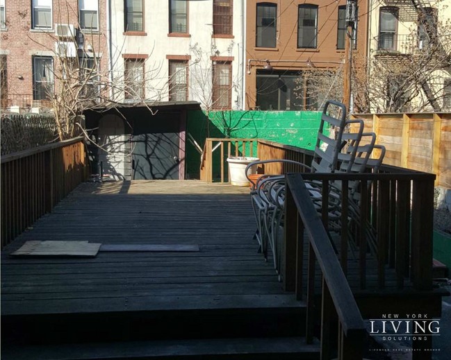 Building Photo - 435 Greene Ave