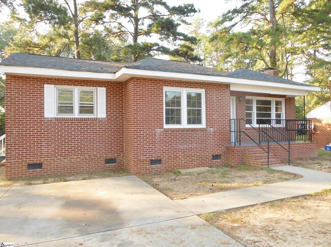 Foto del edificio - 21 Ridgeway Dr
