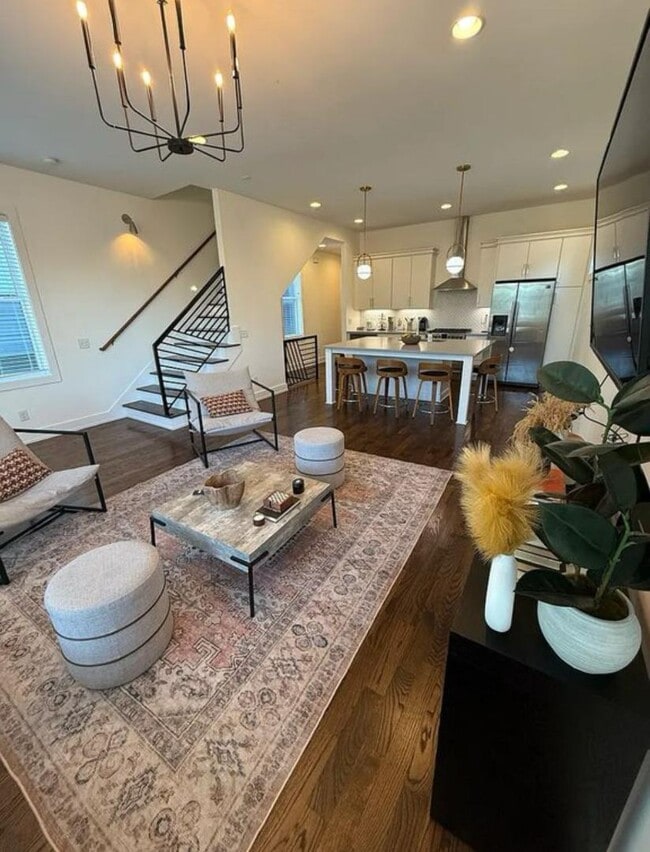 Building Photo - 2718 Delaware Ave