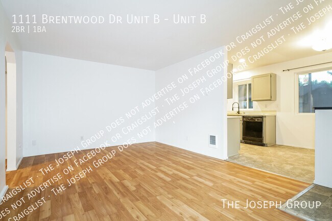 Building Photo - 1111 Brentwood Dr