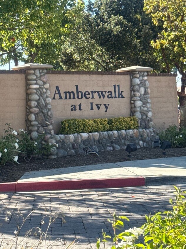 Primary Photo - 3 bed 2 car garage condo for rent in Murrieta