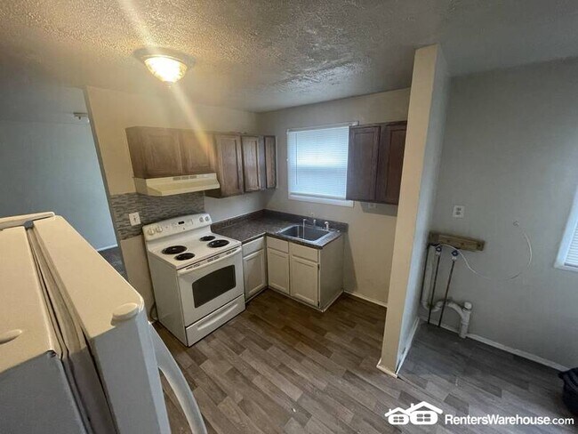 Building Photo - 1201 E 43rd St