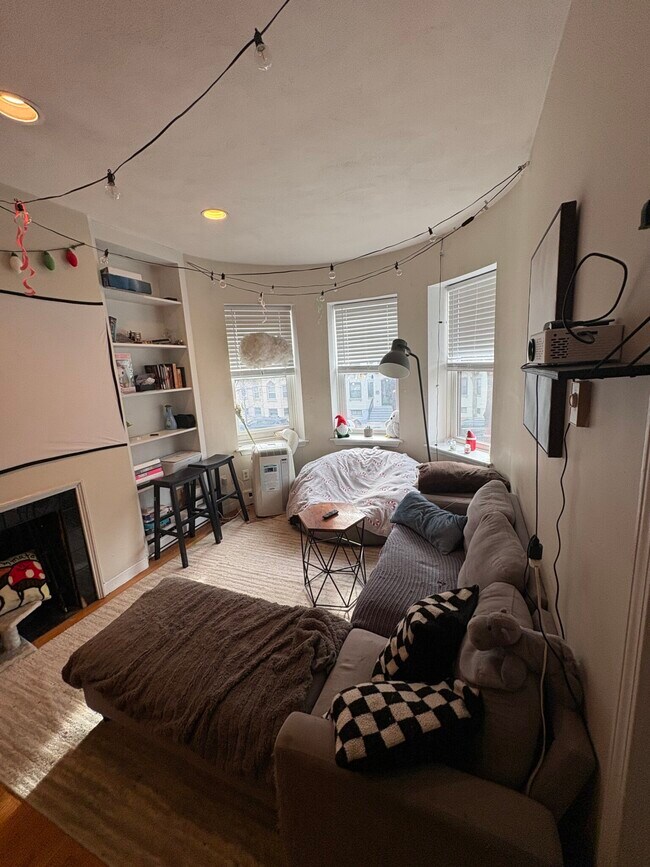 Foto del edificio - 57 Westland Ave