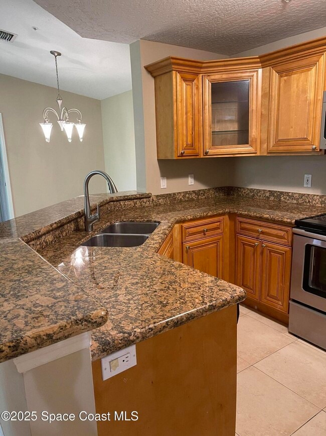 Building Photo - 7667 N Wickham Rd