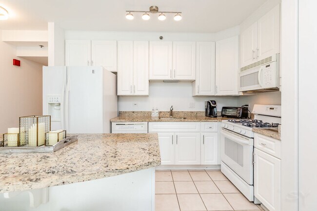 Building Photo - 33 W Ontario St