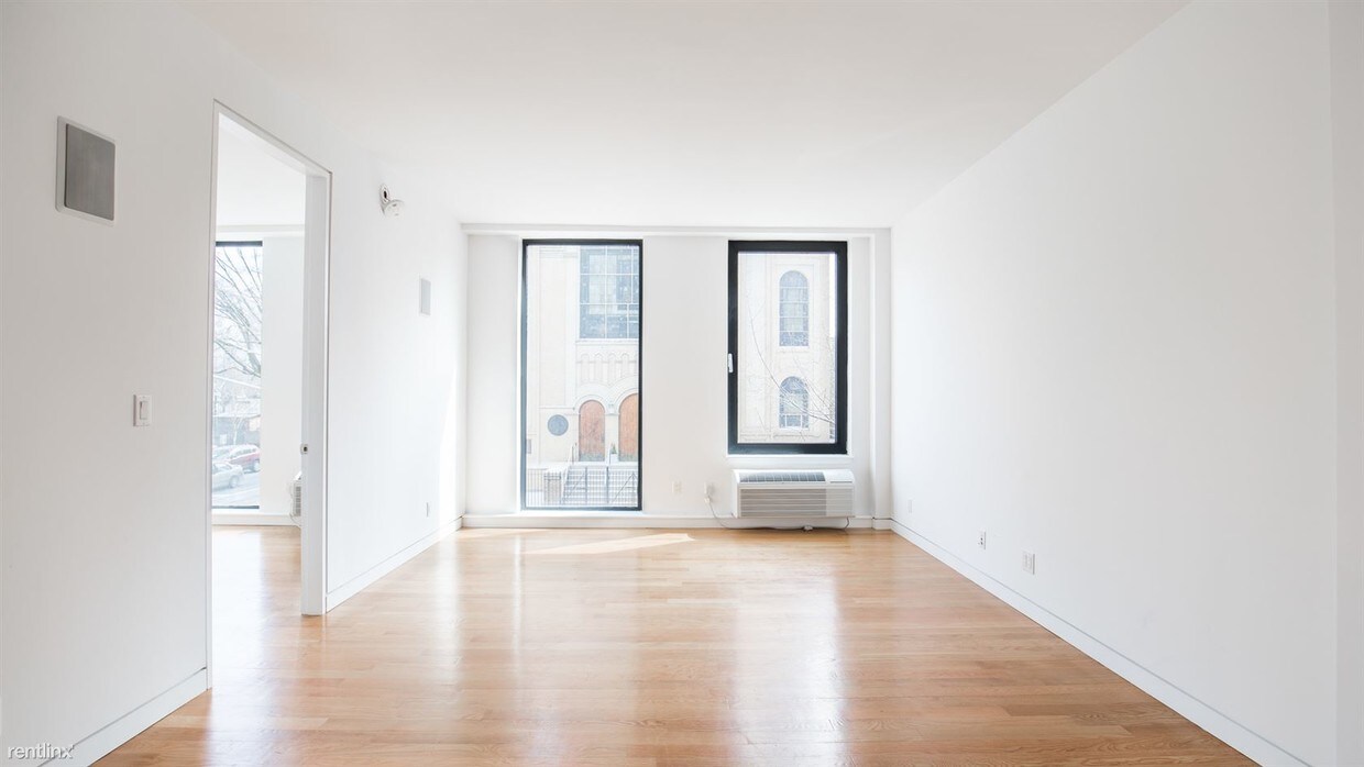 Primary Photo - 1 br, 1 bath Apartment - 210 N 12th St Apt 5G