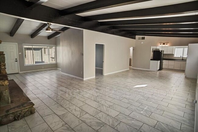 Building Photo - 17197 Sierra Hwy