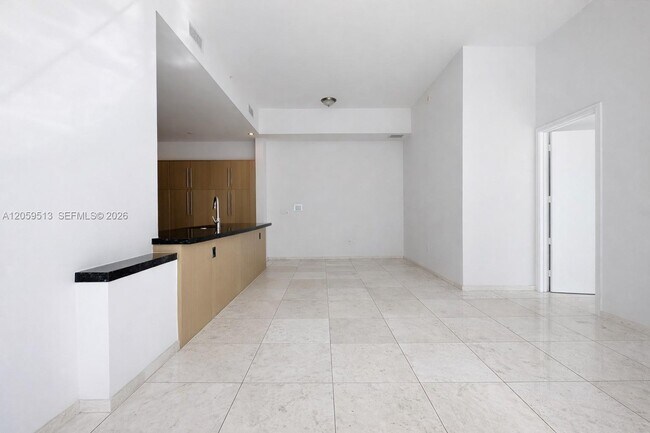 Foto del edificio - 900 Brickell Key Blvd
