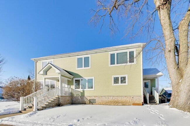 Foto del edificio - 229 N Myrtle Ave