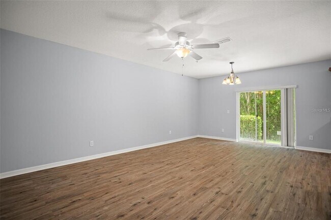 Foto del edificio - 2161 Cypress Villas Dr
